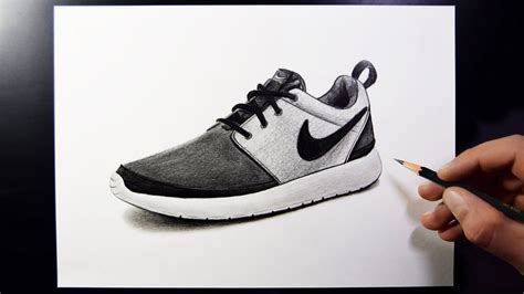 realistic drawing of a shoe.